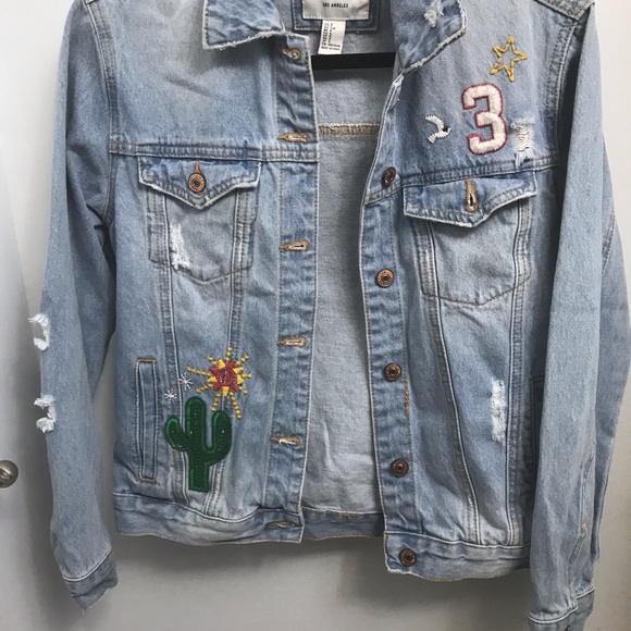 2/20$ Forever 21 denim jacket with character🌸 - Picture 3 of 3